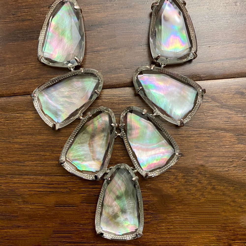 Kendra Scott Iridescent Mother-of-Pearl Statement Necklace - Picture 2 of 4